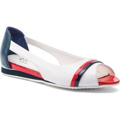 Sandały R.POLAŃSKI - 1004 Marynarski Comfort. Białe klapki damskie R.Polański, bez wzorów, ze skóry, bez obcasa. Za 229,00 zł.