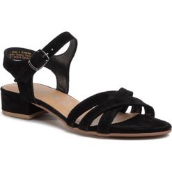 Sandały TAMARIS - 1-28221-24 Black 001. Czarne klapki damskie Tamaris, bez wzorów, z zamszu, bez obcasa, na obcasie. W wyprzedaży za 189,00 zł.