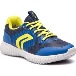 Sneakersy GEOX - J Waviness B. B J846TB 0FU54 C0749 S Navy/Lime. Niebieskie trampki chłopięce Geox, bez wzorów, ze skóry ekologicznej, na sznurówki. W wyprzedaży za 169,00 zł.