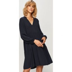 Only - Sukienka. Niebieskie sukienki damskie ONLY, na co dzień, bez wzorów, z wiskozy, casualowe, bez kołnierzyka, z długim rękawem, długie, mini, proste. Za 149,90 zł.