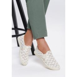 Beżowe Tenisówki Sick Of Waiting. Brązowe trampki i tenisówki damskie Renee, bez wzorów, bez zapięcia. Za 29,99 zł.