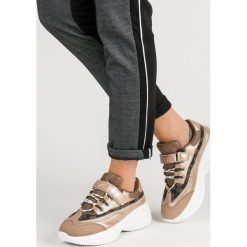MODNE BEŻOWE SNEAKERSY. Brązowe sneakersy damskie Merg. W wyprzedaży za 99,90 zł.