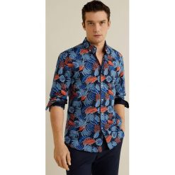 Mango Man - Koszula. Niebieskie koszule męskie marki Mango Man, s, bez wzorów, z bawełny, casualowe, button down, z długim rękawem. W wyprzedaży za 89,90 zł.
