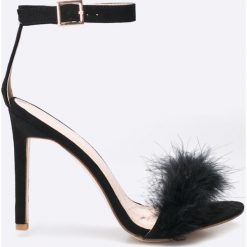 Public Desire - Sandały. Czarne sandały damskie marki Public Desire, z materiału, na obcasie, na klamry. W wyprzedaży za 69,90 zł.