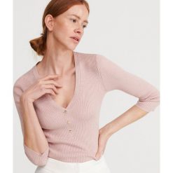 Cienki sweter - Różowy. Różowe swetry damskie Reserved, s, bez wzorów, bez rękawów, bez kaptura. Za 69,99 zł.