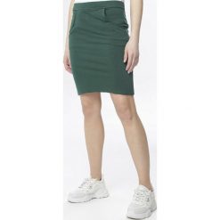 Ciemnozielona Spódnica Aeremala. Zielone spódniczki damskie Born2be, na co dzień, xl, bez wzorów, z dzianiny, klasyczne, mini, ołówkowe. Za 54,99 zł.