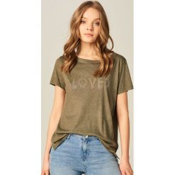 T-shirty damskie: Koszulka ze zdobionym napisem – Khaki