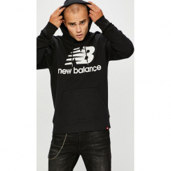New Balance - Bluza. Czarne bluzy męskie New Balance, xl, z nadrukiem, z bawełny, z kapturem, bez rękawów, z kapturem. W wyprzedaży za 259,90 zł.
