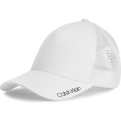 Czapka z daszkiem CALVIN KLEIN - Item Trucker K50K504471 107. Białe czapki męskie marki Calvin Klein, z bawełny. Za 159,00 zł.
