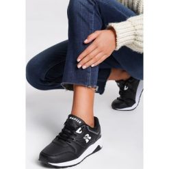 Czarne Buty Sportowe Escape The World. Czarne buty sportowe damskie Renee, z nadrukiem, sportowe. Za 89,99 zł.