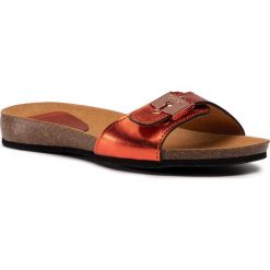 Klapki SCHOLL - Bahamais 777121-50-4 Rouge. Czerwone klapki damskie Scholl, bez wzorów, ze skóry, bez obcasa. W wyprzedaży za 199,00 zł.
