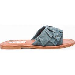 Steve Madden - Klapki. Niebieskie klapki damskie Steve Madden, bez wzorów, ze skóry, bez obcasa. W wyprzedaży za 199,90 zł.
