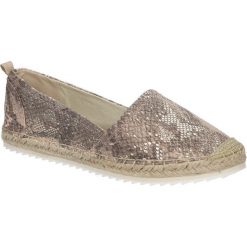 ESPADRYLE BULLBOXER 011019. Szare espadryle damskie marki Bullboxer, z materiału, na sznurówki. Za 89,99 zł.