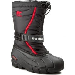 Śniegowce SOREL - Youth Flurry NY1885 Black/Bright Red 010. Czarne buty chłopięce zimowe marki Sorel, bez zapięcia. W wyprzedaży za 189,00 zł.