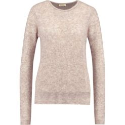 American Vintage HANAPARK CREW NECK Sweter soja chine. Brązowe swetry klasyczne damskie American Vintage, l, z elastanu. Za 529,00 zł.