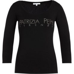 Bluzka Patrizia Pepe CM2668/A13T-K103. Czarne bluzki damskie Patrizia Pepe, bez wzorów, z elastanu, bez kołnierzyka, bez rękawów. W wyprzedaży za 269,00 zł.