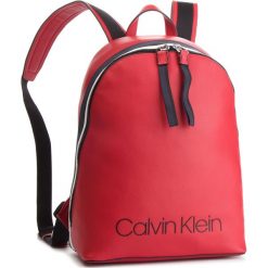 Plecak CALVIN KLEIN - Collegic Backpack K60K604455 626. Czerwone plecaki damskie Calvin Klein, ze skóry ekologicznej. Za 649,00 zł.