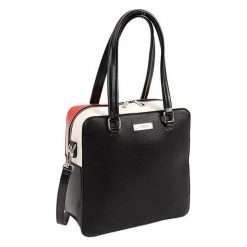 Doca Damska torebka 15084. Torebki klasyczne damskie Doca, bez wzorów, eleganckie, bez dodatków. W wyprzedaży za 228,00 zł.