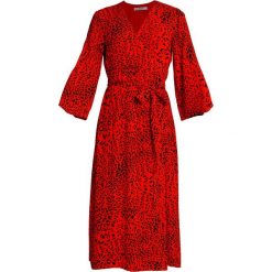 Gestuz LOUI DRESS Długa sukienka red. Czerwone sukienki damskie marki Gestuz, bez wzorów, z wiskozy, bez kołnierzyka, z długim rękawem, długie, maxi. Za 749,00 zł.
