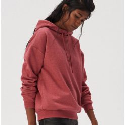 Bluza z mininapisem - Fioletowy. Fioletowe bluzy damskie Sinsay, s, bez wzorów, bez rękawów, bez kaptura. Za 49,99 zł.