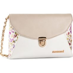 Torebka MONNARI - BAG2080-023 White With Gold. Białe torebki klasyczne damskie Monnari, bez wzorów, ze skóry ekologicznej, wizytowe, bez dodatków. W wyprzedaży za 129,00 zł.