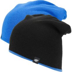 Czapka męska CAM001 - głęboka czerń. Niebieskie czapki męskie marki 4f, na zimę. W wyprzedaży za 19,99 zł.