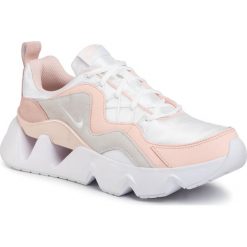 Buty NIKE - Ryz 365 BQ4153 102 White/White Washed Coral. Białe półbuty damskie Nike, ze skóry. Za 399,00 zł.