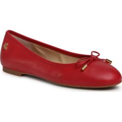 Baleriny LAUREN RALPH LAUREN - Jayna 802806870004 Lauren Red. Czerwone baleriny damskie Lauren Ralph Lauren, na co dzień, bez wzorów, ze skóry ekologicznej, klasyczne, bez obcasa, na płaskiej podeszwie, bez zapięcia. Za 469,00 zł.