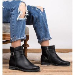 Botki damskie Pesco 1559 Czarne. Czarne botki damskie PESCO, ze skóry, eleganckie, bez obcasa, bez zapięcia. Za 259,00 zł.