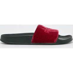 Reebok Classic - Klapki Classic. Brązowe kapcie męskie marki Reebok Classic, z materiału. W wyprzedaży za 99,90 zł.