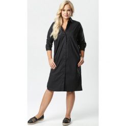 Granatowa Sukienka Jenynah. Niebieskie sukienki damskie Born2be, xl, bez wzorów, z wykładanym kołnierzem, bez rękawów, midi, koszulowe. Za 129,99 zł.