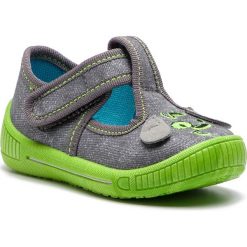 Kapcie SUPERFIT - 4-00263-20 M Grau. Szare sandały chłopięce Superfit, z tworzywa sztucznego, bez zapięcia. W wyprzedaży za 119,00 zł.