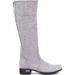 Kozaki - skóra naturalna - model 160 - kolor szary cętki. Szare kozaki damskie Zapato, na co dzień, na zimę, z jeansu, eleganckie, przed kolano, na niskim obcasie, na płaskiej podeszwie, bez zapięcia. W wyprzedaży za 349,30 zł.