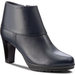 Botki TAMARIS - 1-25460-29 Navy 805. Niebieskie buty zimowe damskie Tamaris, z polaru. W wyprzedaży za 209,00 zł.