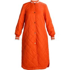 Bomberki damskie: Baum und Pferdgarten DEBBY Kurtka Bomber burnt orange