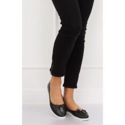 Balerinki damskie czarne YSD-04 BLACK. Czarne baleriny damskie obuwie damskie, bez wzorów, ze skóry ekologicznej, sportowe, bez obcasa. Za 54,51 zł.