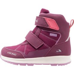 Viking VALHEST GTX Śniegowce plum/coral. Fioletowe buty zimowe damskie marki Viking, z materiału. W wyprzedaży za 254,25 zł.