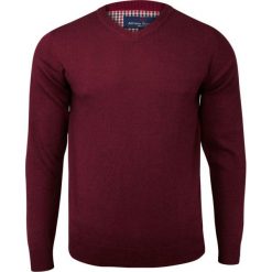 Klasyczny Męski Sweter Bawełniany (V-neck) - Bordowy w Serek SWADGAW18rumbaredV. Czerwone swetry męskie Adriano Guinari, m, bez wzorów, z bawełny, eleganckie, z dekoltem w serek, bez kaptura. Za 99,00 zł.