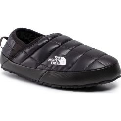 Kapcie THE NORTH FACE - Thermoball Traction Mule V T93V1HKX7 Tnf Black/Tnf Black. Czarne klapki damskie The North Face, bez wzorów, z tworzywa sztucznego, bez obcasa. W wyprzedaży za 159,00 zł.