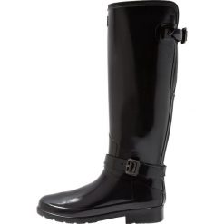 Hunter REFINED ADJUSTABLE TALL ANKLE STRAP GLOSS Kalosze black. Czarne buty zimowe damskie Hunter, z kauczuku. Za 689,00 zł.