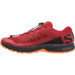 Salomon XA ELEVATE Obuwie do biegania Szlak red dahlia. Czerwone buty do biegania męskie Salomon, z gumy. Za 569,00 zł.