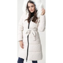 Kremowa Kurtka Opeeco. Brązowe kurtki damskie Born2be, na zimę, s, w paski, z tkaniny, eleganckie, długie, bez kaptura. Za 269,99 zł.