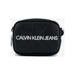 Calvin Klein Cross body bag Czarny. Czarne torebki klasyczne damskie Calvin Klein, w paski, z materiału, bez dodatków. Za 290,95 zł.