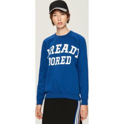 Bluza z napisem - Niebieski. Niebieskie bluzy damskie Sinsay, s, z napisami, bez rękawów, bez kaptura. W wyprzedaży za 19,99 zł.