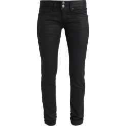 Herrlicher MORA Jeansy Slim Fit black. Czarne jeansy damskie marki Herrlicher, z elastanu. W wyprzedaży za 367,20 zł.