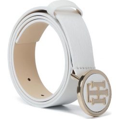 Pasek Damski TOMMY HILFIGER - Th Round Buckle Belt 3.0 AW0AW07143 YAF. Białe paski damskie TOMMY HILFIGER, w paski, ze skóry. Za 269,00 zł.