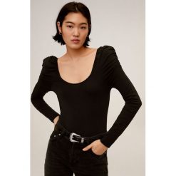 Mango - Longsleeve Daniela. Czarne bluzki damskie Mango, s, z elastanu, z okrągłym kołnierzem. Za 69,90 zł.