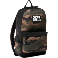 Plecak SUPERDRY - Block Edition Montana M9110033A Green Camo FDT. Czarne plecaki męskie Superdry, bez wzorów, z materiału, sportowe. W wyprzedaży za 189,00 zł.