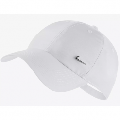 Nike Metal Swoosh H86 943092-100. Czapki damskie Nike, bez wzorów, z poliesteru. W wyprzedaży za 49,99 zł.