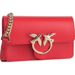 Saszetka nerka PINKO - Love Baby Simply Cl PE 20 PLTT 1P21KR Y5FF Red R24. Czerwone nerki damskie Pinko, bez wzorów, ze skóry, bez dodatków. W wyprzedaży za 589,00 zł.